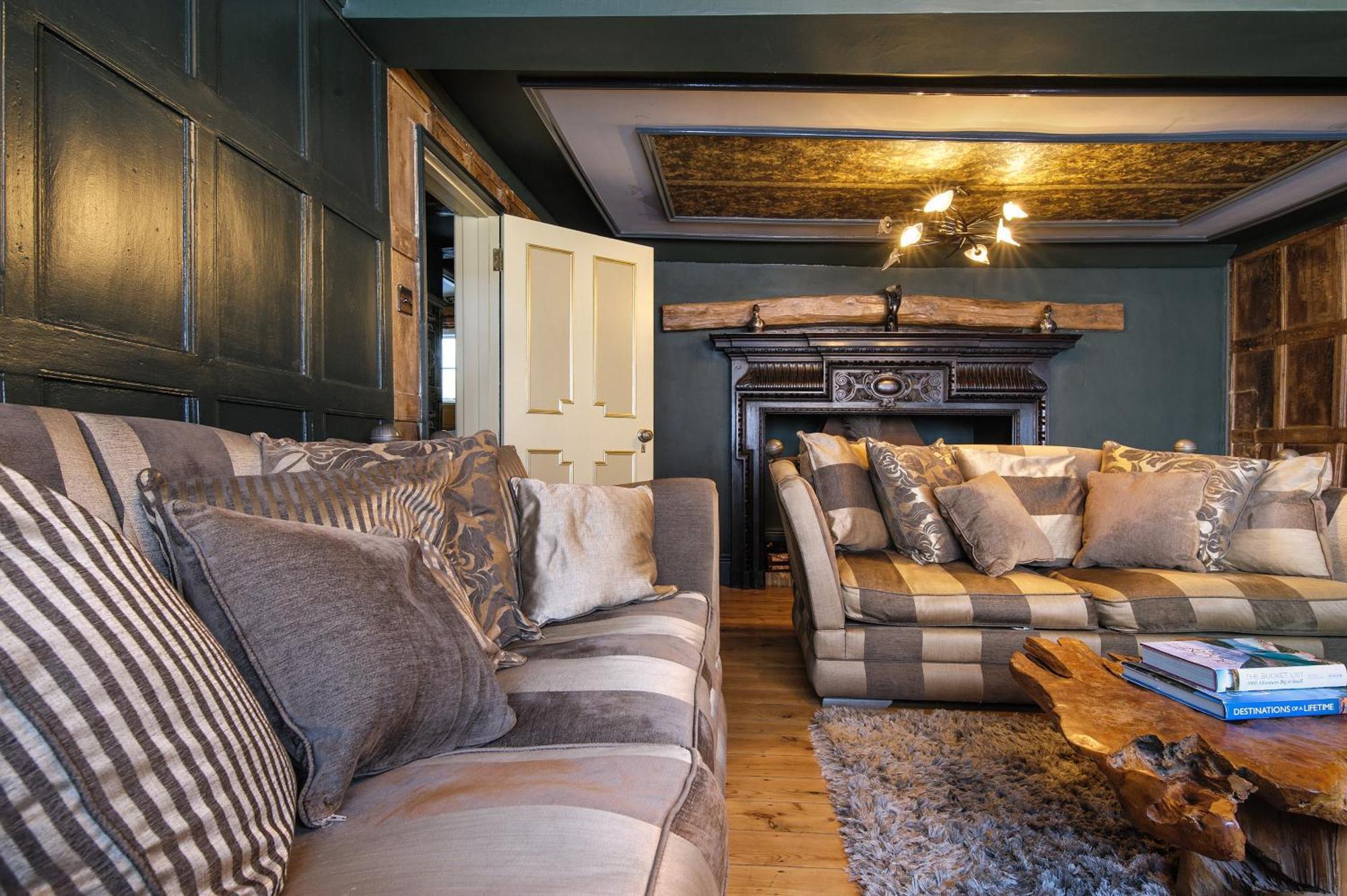 Huge Deluxe 600 Year Old Essex Manor, Hot Tub, Cinema Room, Sky Tv Саффрон-Уолден Экстерьер фото
