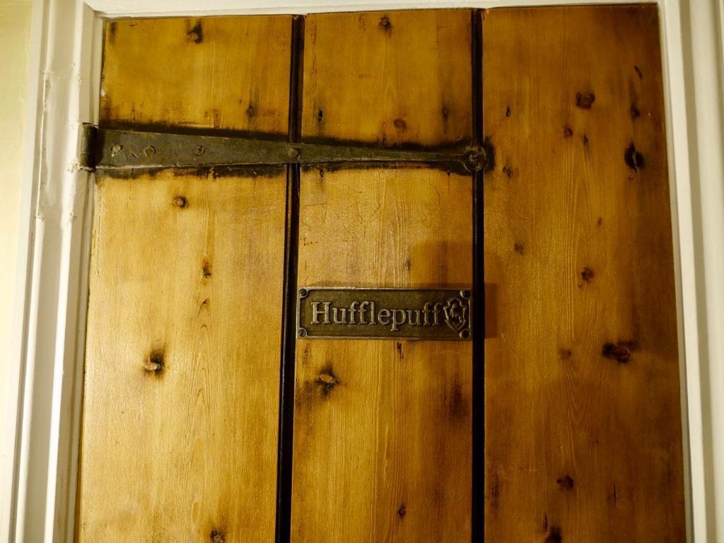 Huge Deluxe 600 Year Old Essex Manor, Hot Tub, Cinema Room, Sky Tv Саффрон-Уолден Экстерьер фото