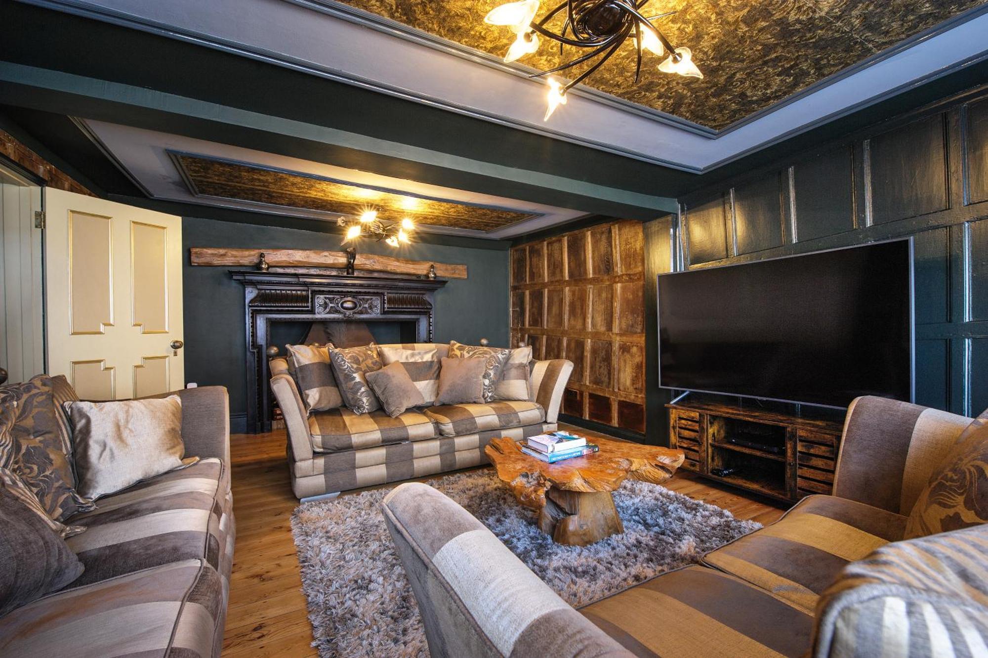 Huge Deluxe 600 Year Old Essex Manor, Hot Tub, Cinema Room, Sky Tv Саффрон-Уолден Экстерьер фото