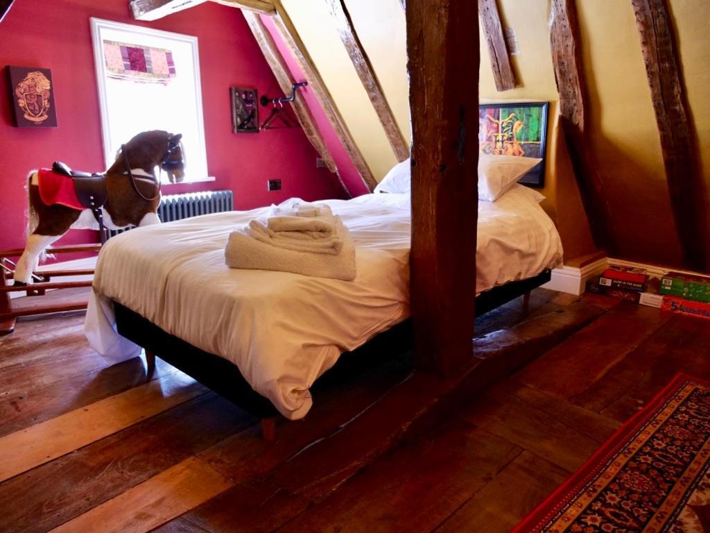 Huge Deluxe 600 Year Old Essex Manor, Hot Tub, Cinema Room, Sky Tv Саффрон-Уолден Экстерьер фото