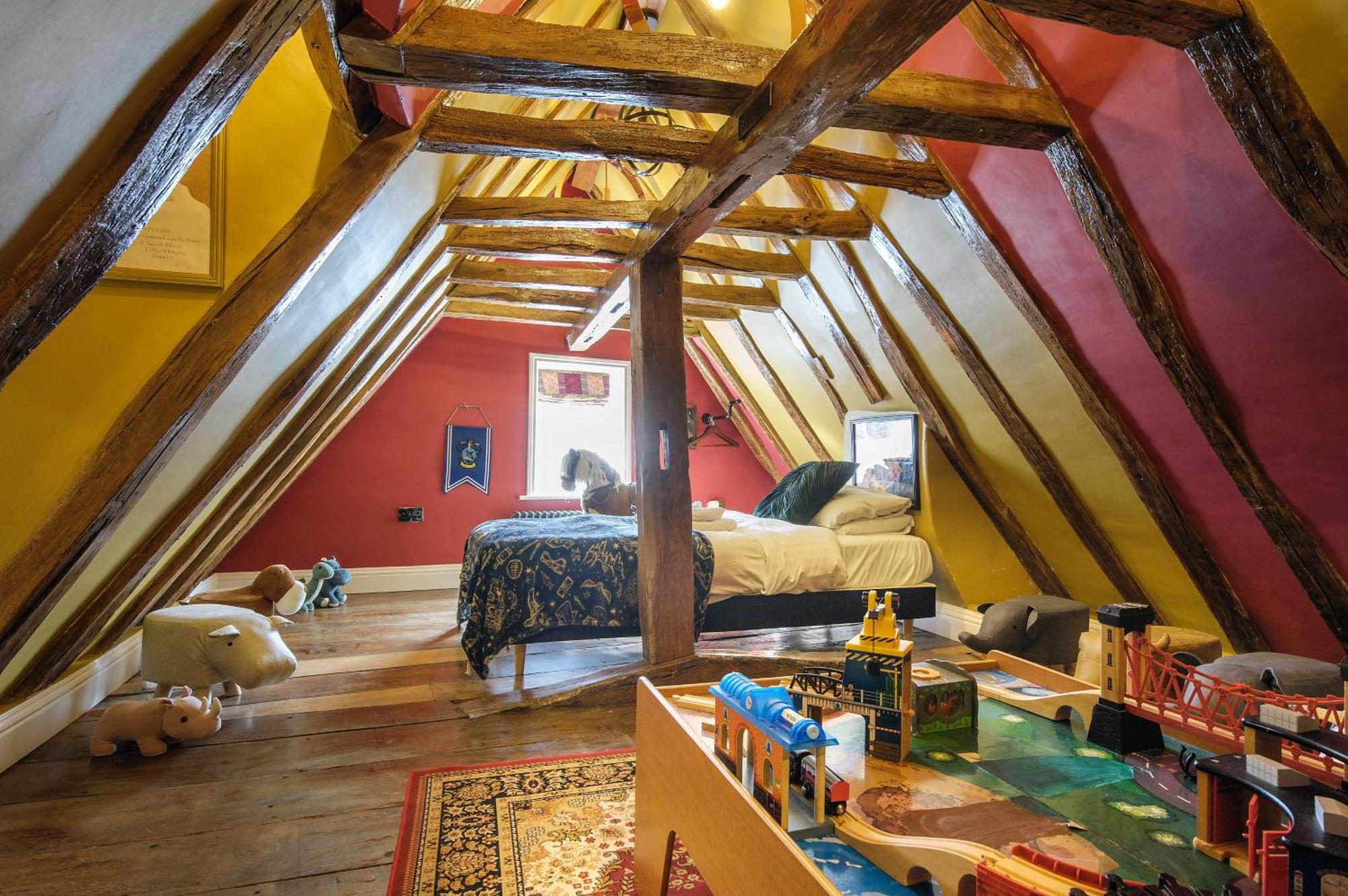 Huge Deluxe 600 Year Old Essex Manor, Hot Tub, Cinema Room, Sky Tv Саффрон-Уолден Экстерьер фото