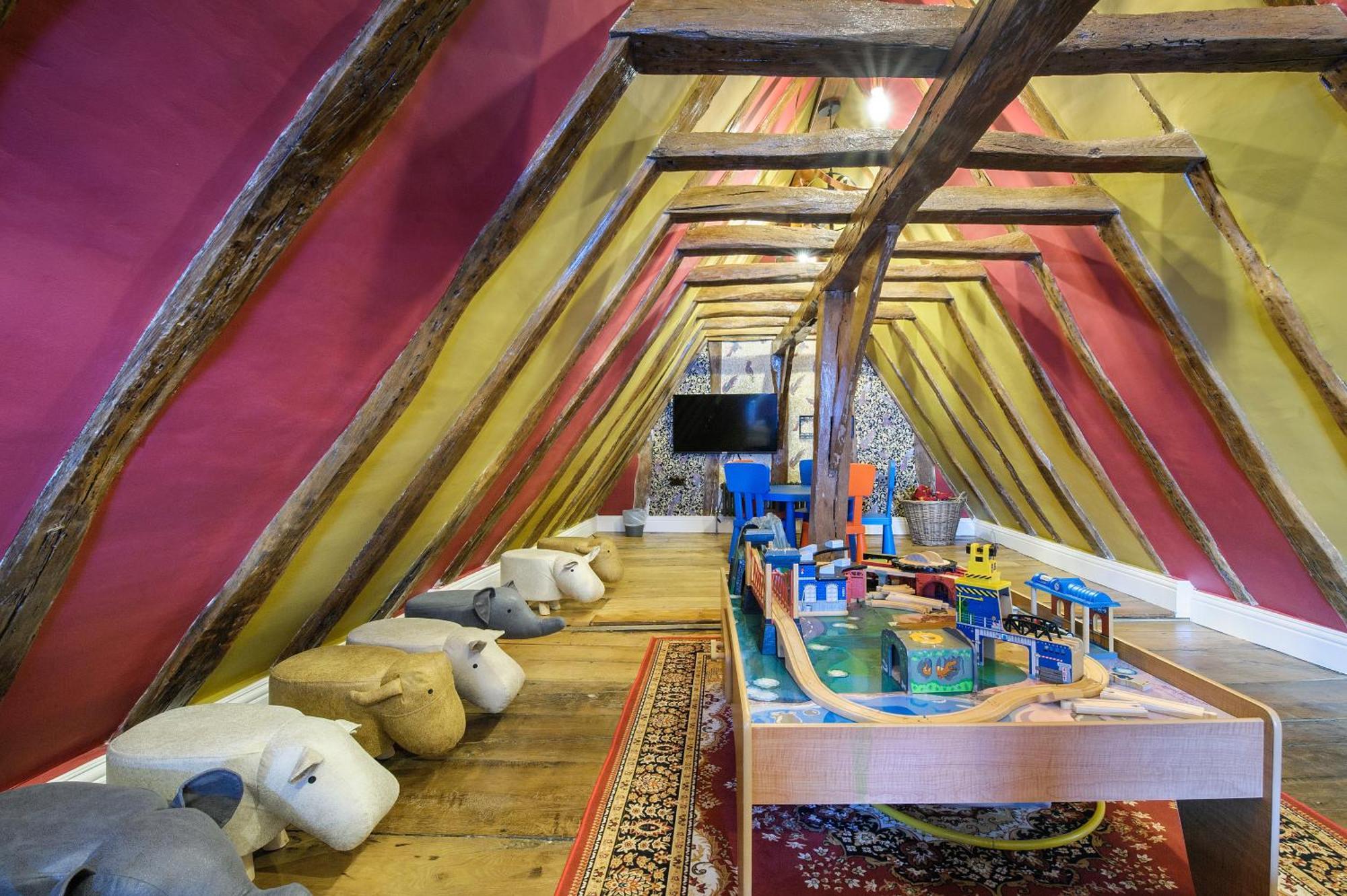 Huge Deluxe 600 Year Old Essex Manor, Hot Tub, Cinema Room, Sky Tv Саффрон-Уолден Экстерьер фото