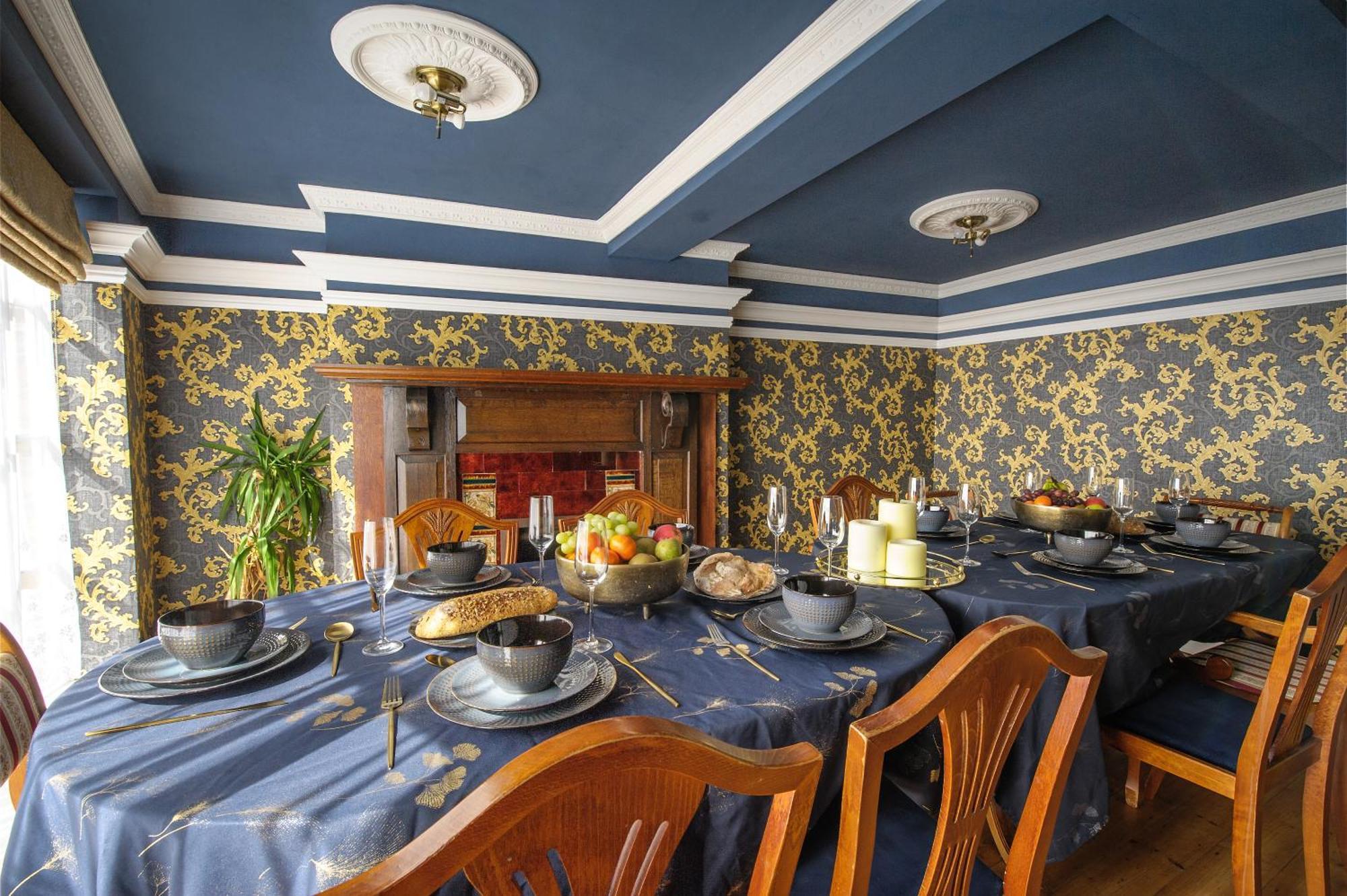 Huge Deluxe 600 Year Old Essex Manor, Hot Tub, Cinema Room, Sky Tv Саффрон-Уолден Экстерьер фото